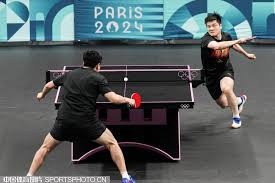 AC米兰官方晒球队03年欧冠决赛阵容，你知道前腰