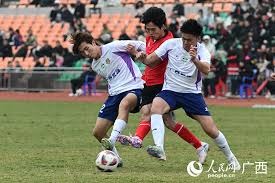 一位重病球迷被邀请看阿贾克斯的比赛，但因病情恶化未能实现