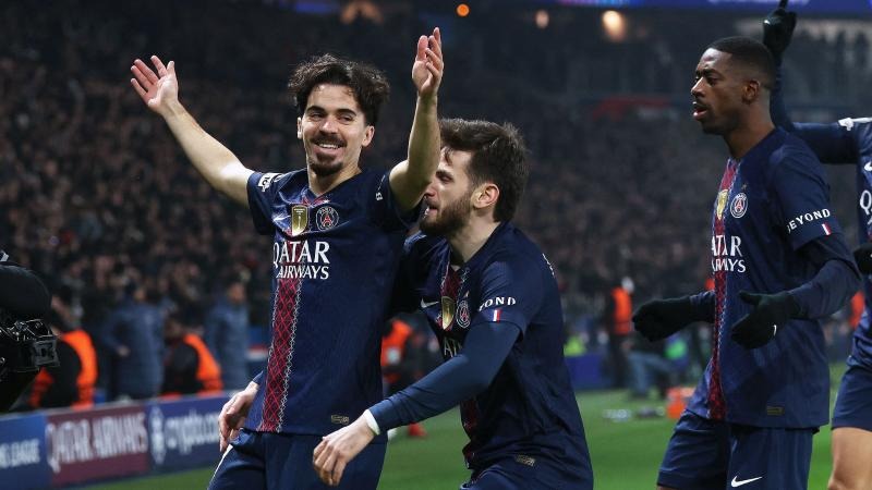 图片报：狼堡想挖多特体育总监凯尔，后者与多特合同到2027年